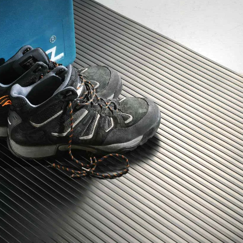 Wide Ribbed Rubber Mat